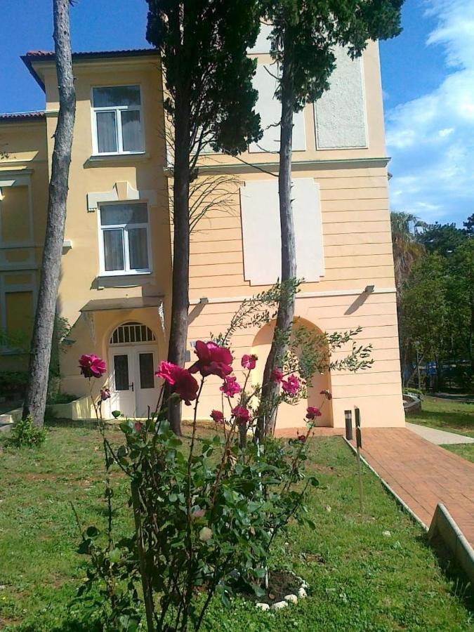 Hotel Vila Ruzica- Glavna Zgrada I Depandanse Цриквениця Екстер'єр фото