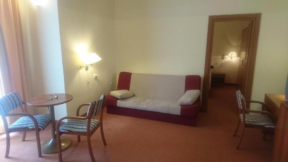 Hotel Vila Ruzica- Glavna Zgrada I Depandanse Цриквениця Екстер'єр фото