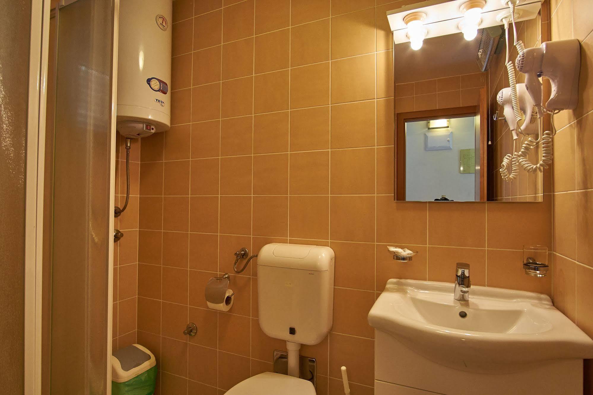 Hotel Vila Ruzica- Glavna Zgrada I Depandanse Цриквениця Екстер'єр фото