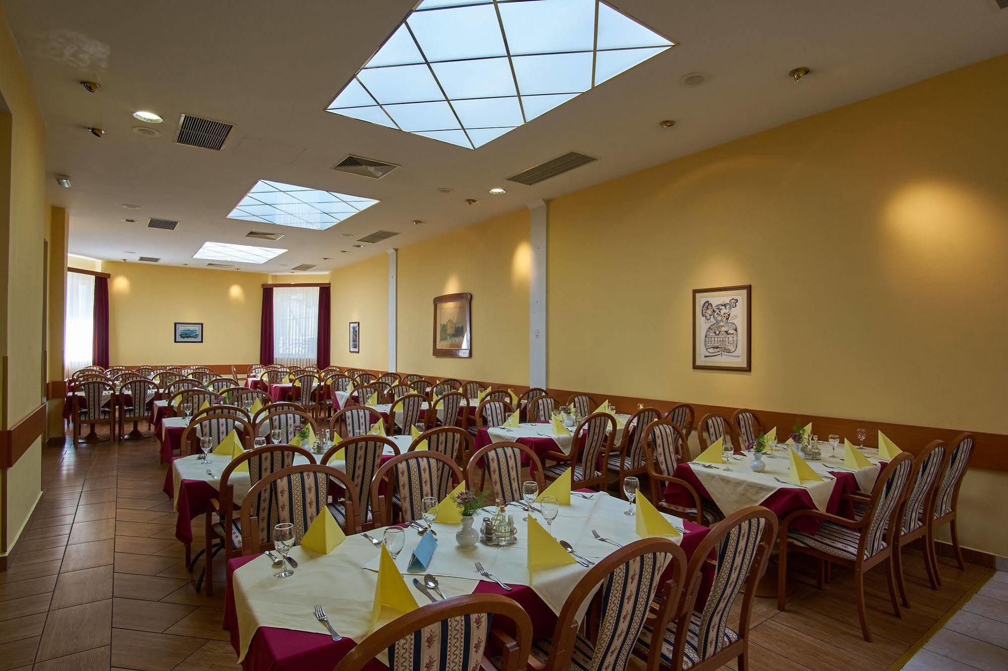 Hotel Vila Ruzica- Glavna Zgrada I Depandanse Цриквениця Екстер'єр фото